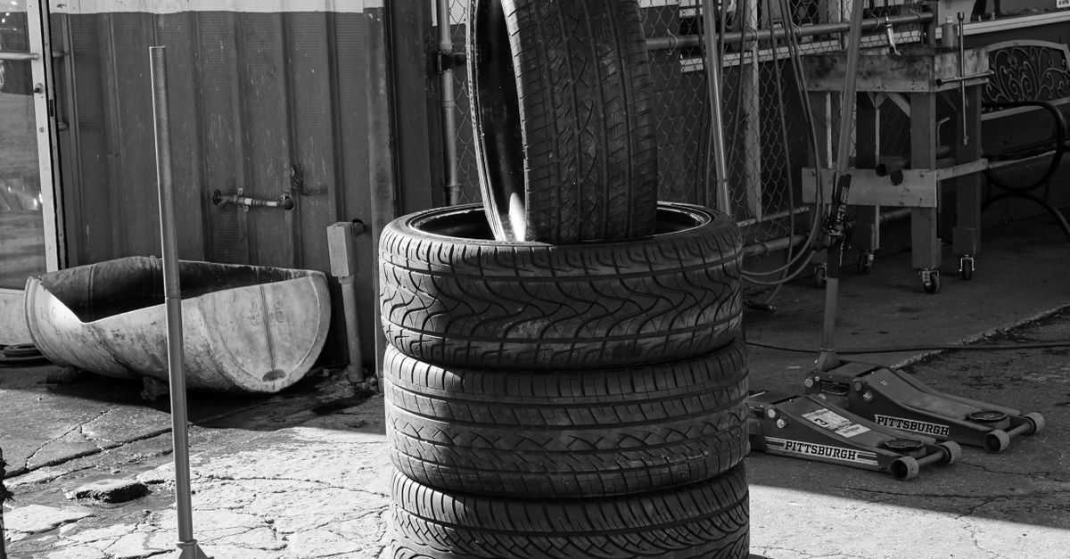 découvrez l'importance du poids des pneus de voiture pour la sécurité, la performance et la consommation de carburant. guide complet et conseils pratiques.