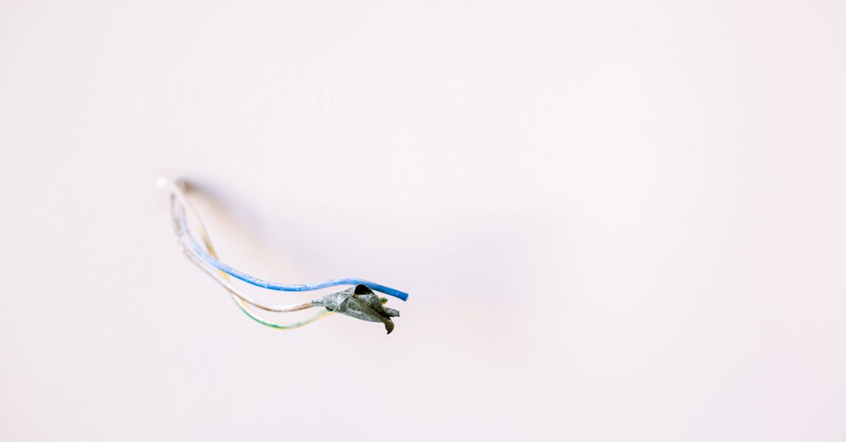 guide complet sur le câblage d'alternateur : découvrez comment brancher correctement votre alternateur pour assurer une charge optimale de la batterie et le bon fonctionnement de votre véhicule.