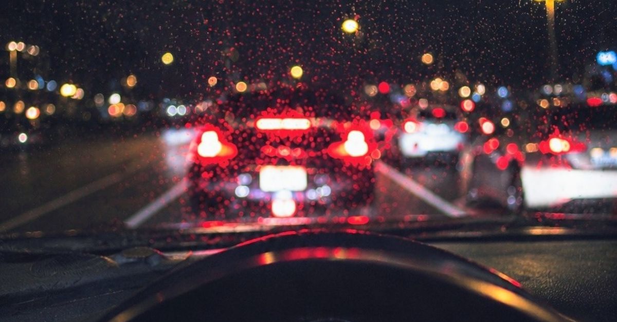 découvrez comment le système de freinage d'urgence améliore la sécurité routière en réduisant les risques de collision grâce à une intervention rapide et automatique.