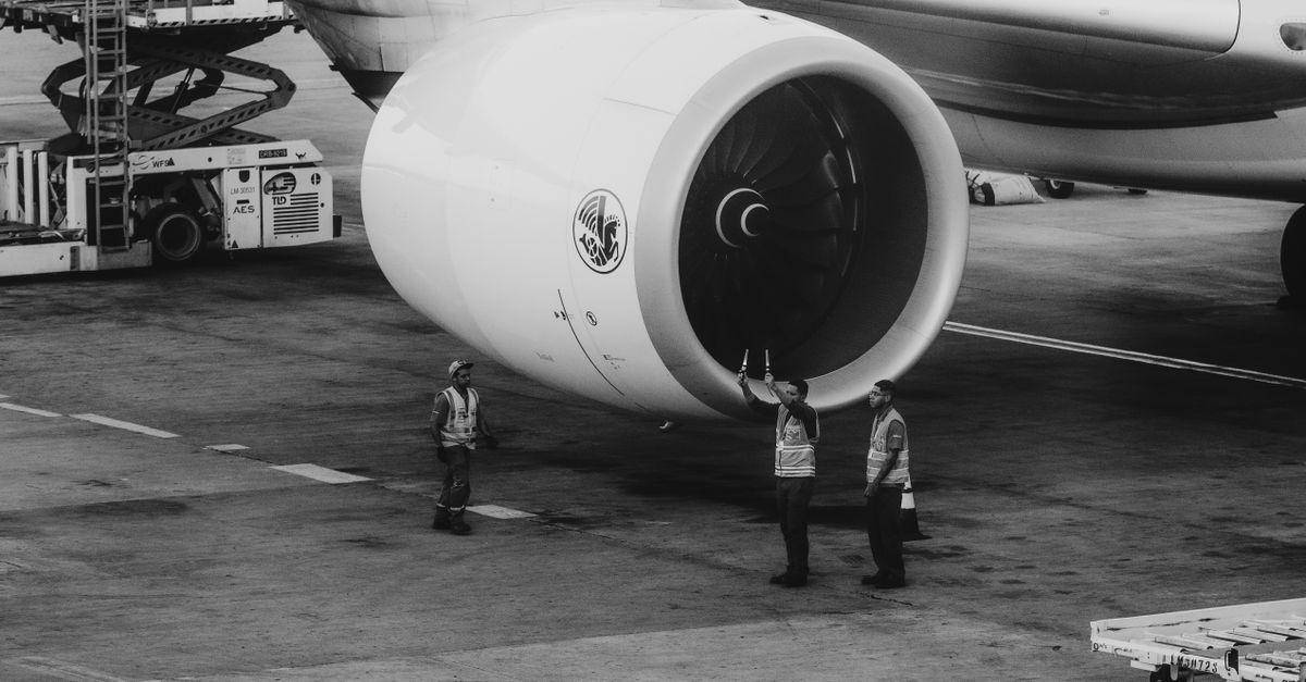 découvrez ce qu'est le 'engine lugging', ses causes, ses effets sur le moteur, et comment l'éviter pour préserver la performance et la durabilité de votre véhicule.