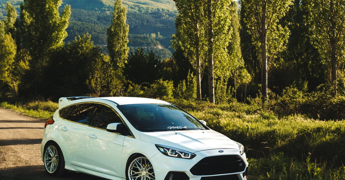 découvrez la ford focus estate, une voiture familiale alliant espace, confort et design dynamique pour toutes vos aventures.
