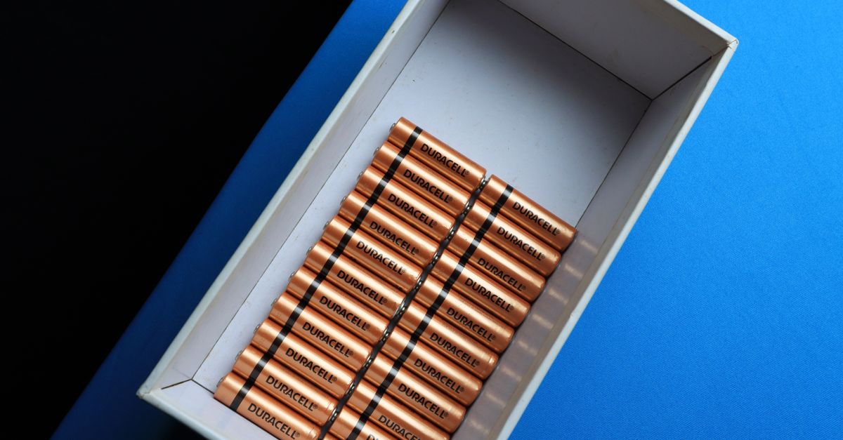 découvrez la batterie lithium-soufre, une technologie innovante offrant une haute densité énergétique, une meilleure autonomie et un potentiel de réduction des coûts pour les applications mobiles et électriques.