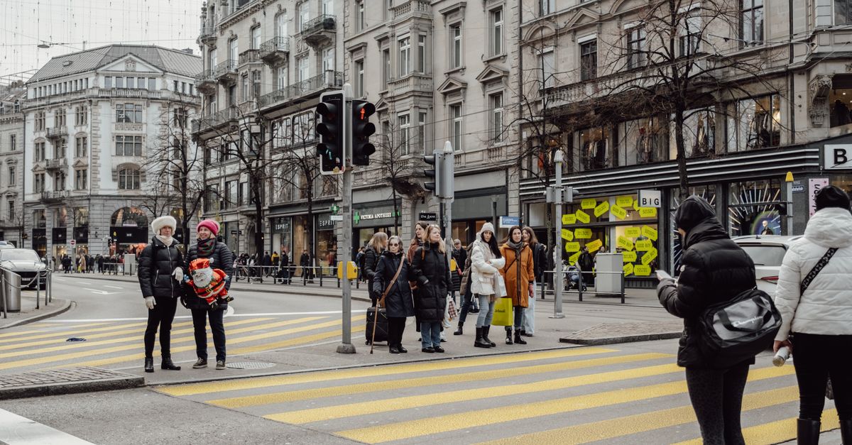 infraction au passage piéton : informations sur les règles, sanctions et conseils pour éviter les accidents et respecter la sécurité des piétons.