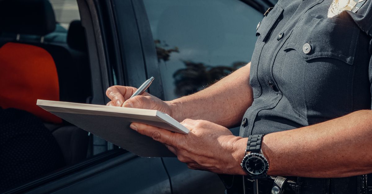 infraction au feu rouge : comprendre les risques, les conséquences et les sanctions liées au non-respect du feu de signalisation.