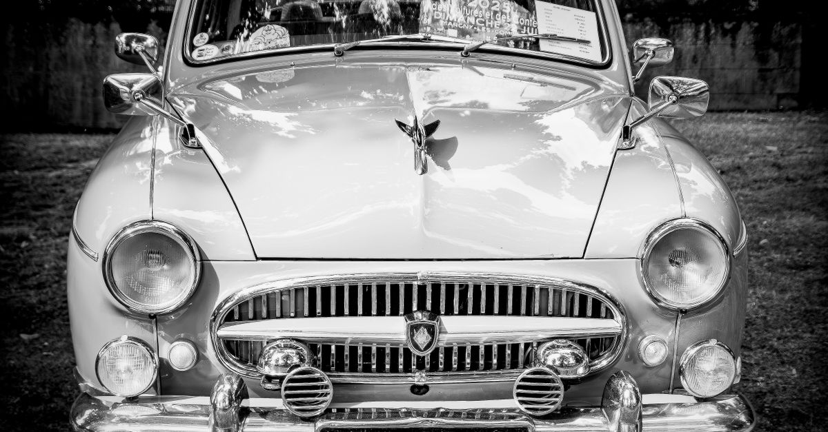 découvrez la renault dauphine gordini, une voiture classique française alliant performance sportive et design vintage emblématique des années 60.