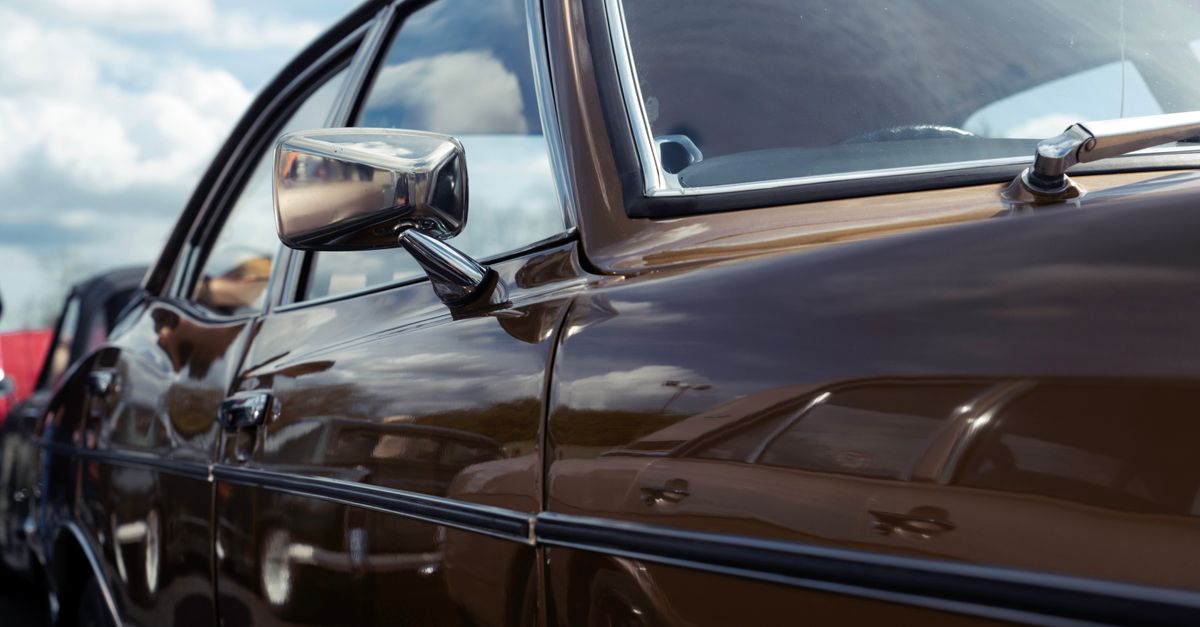 découvrez comment vendre une voiture de collection avec succès : conseils, astuces et étapes essentielles pour trouver le bon acheteur et maximiser la valeur de votre véhicule classique.