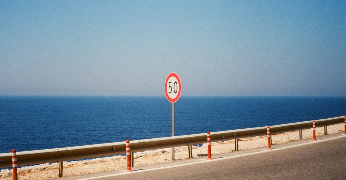 découvrez les limites de vitesse en italie pour conduire en toute sécurité et respecter la réglementation routière.
