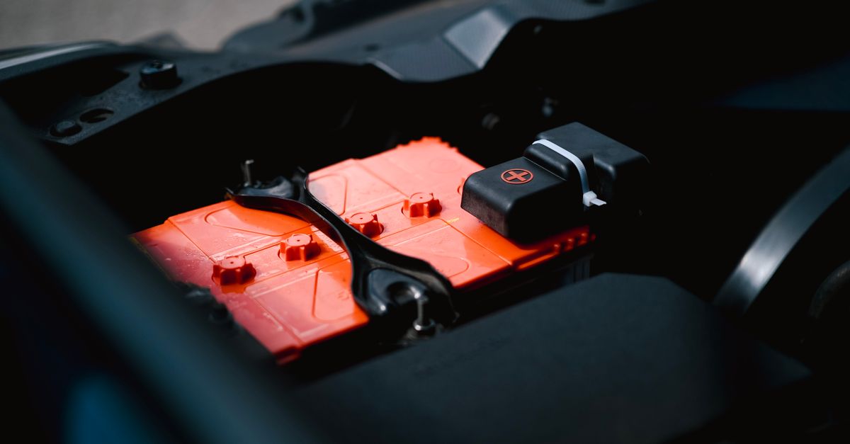 découvrez comment démarrer une voiture hybride avec une batterie déchargée grâce à nos conseils pratiques et astuces simples.