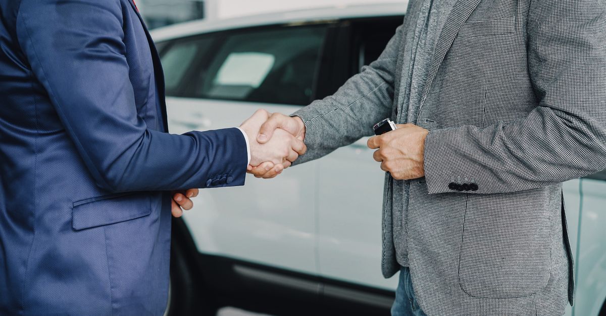 découvrez pourquoi certaines périodes sont les pires pour acheter une voiture et comment éviter de faire un mauvais investissement.
